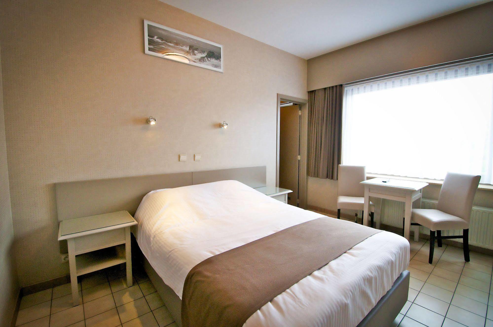 Hotel De Golf Bredene Bagian luar foto