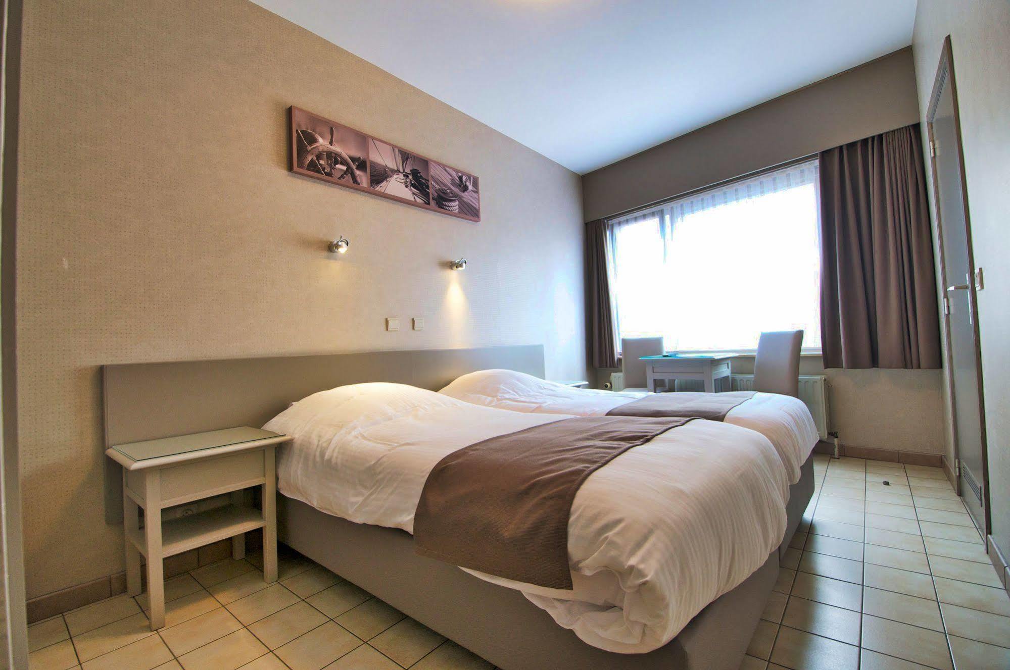 Hotel De Golf Bredene Bagian luar foto
