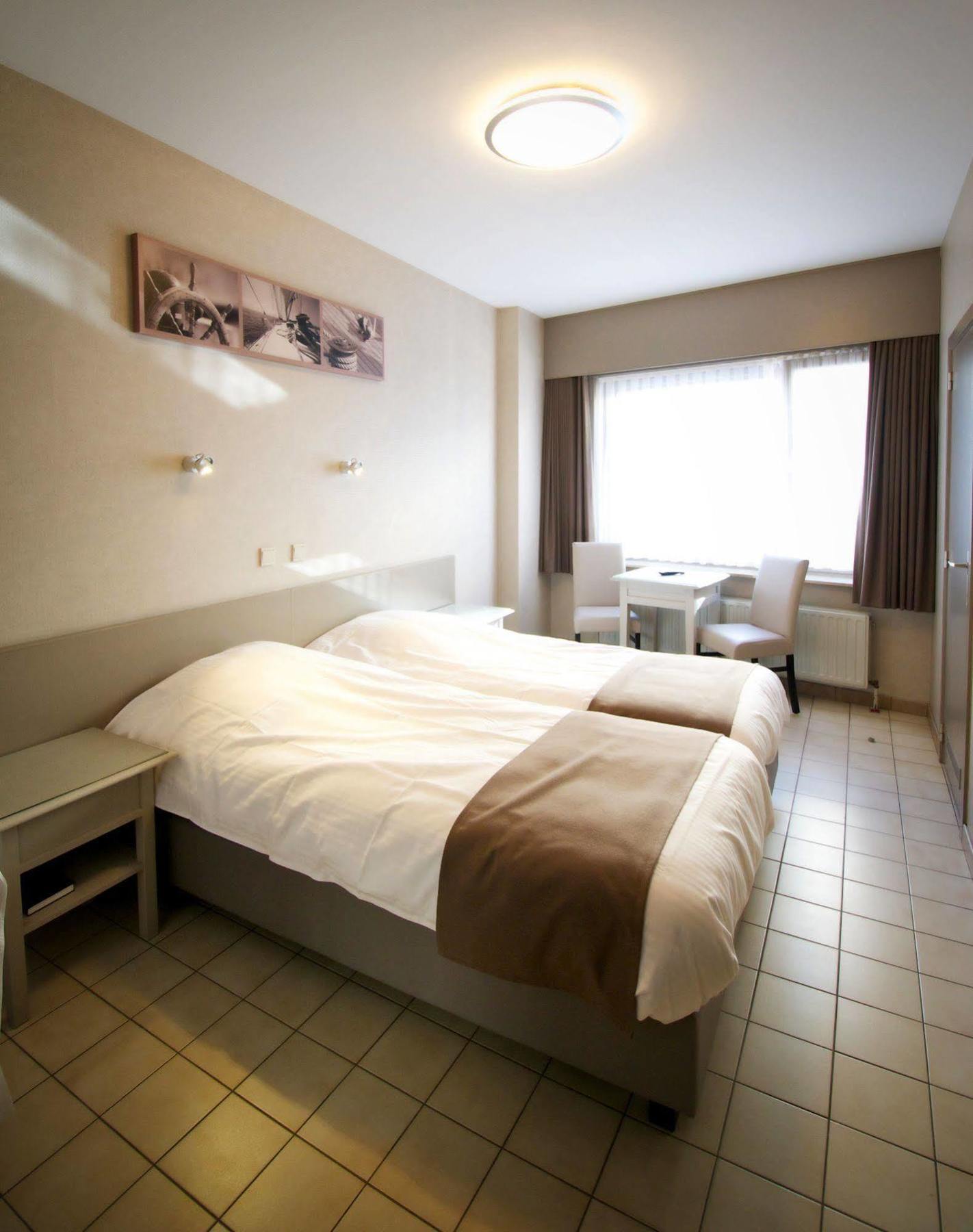 Hotel De Golf Bredene Bagian luar foto