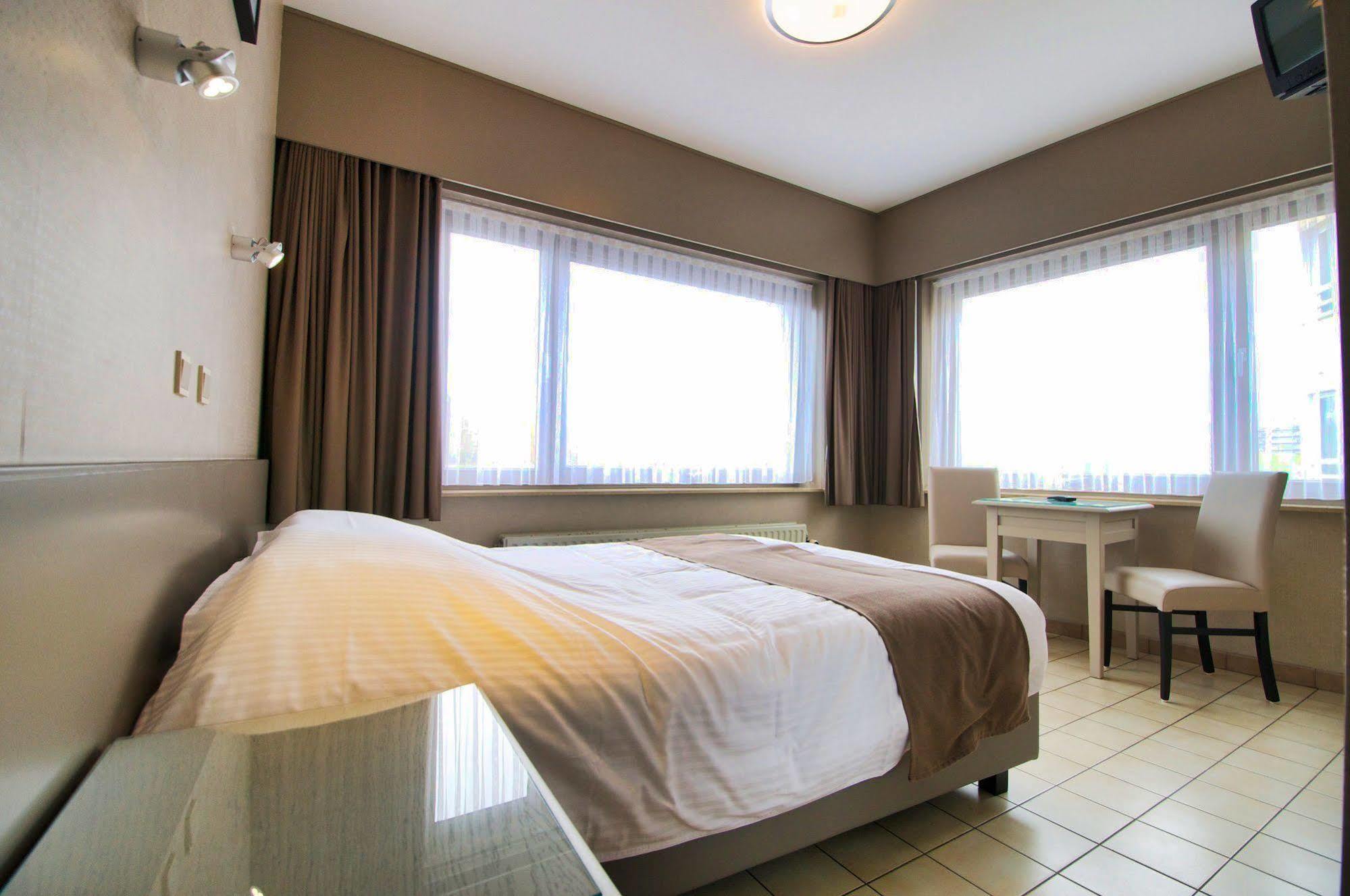 Hotel De Golf Bredene Bagian luar foto