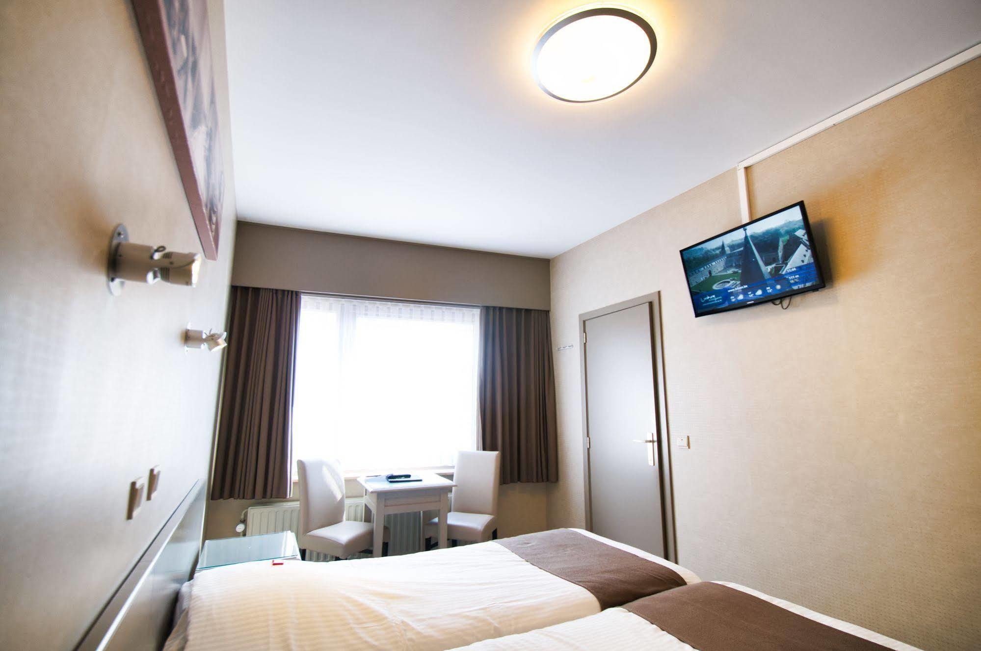 Hotel De Golf Bredene Bagian luar foto