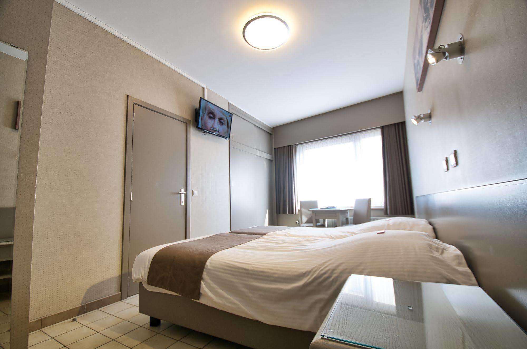 Hotel De Golf Bredene Bagian luar foto